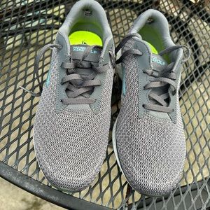 Size 7 Skechers Go Golf Quick Fit